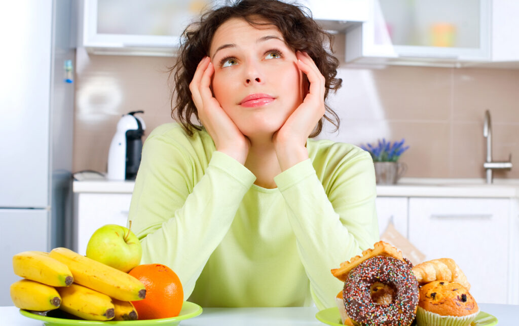 A woman tempted by unhealthy food, wondered if by hypnotizing herself, using self hypnosis, she can discover how do you get thin. Would hypnosis to eat healthier, help her choose, healthy snacks for weight loss.